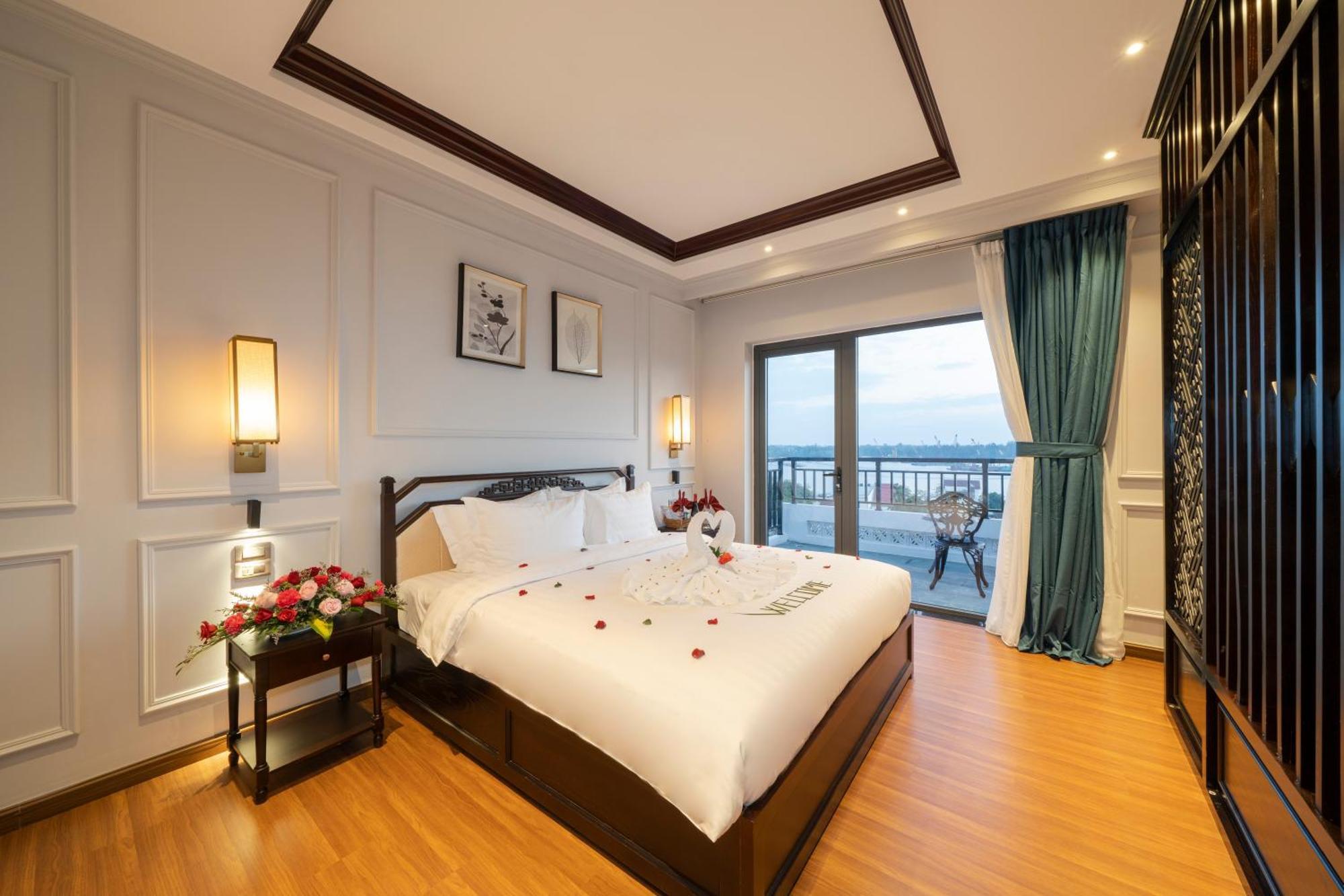 Eco Lux Riverside Hotel & Spa Hoi An Exterior photo