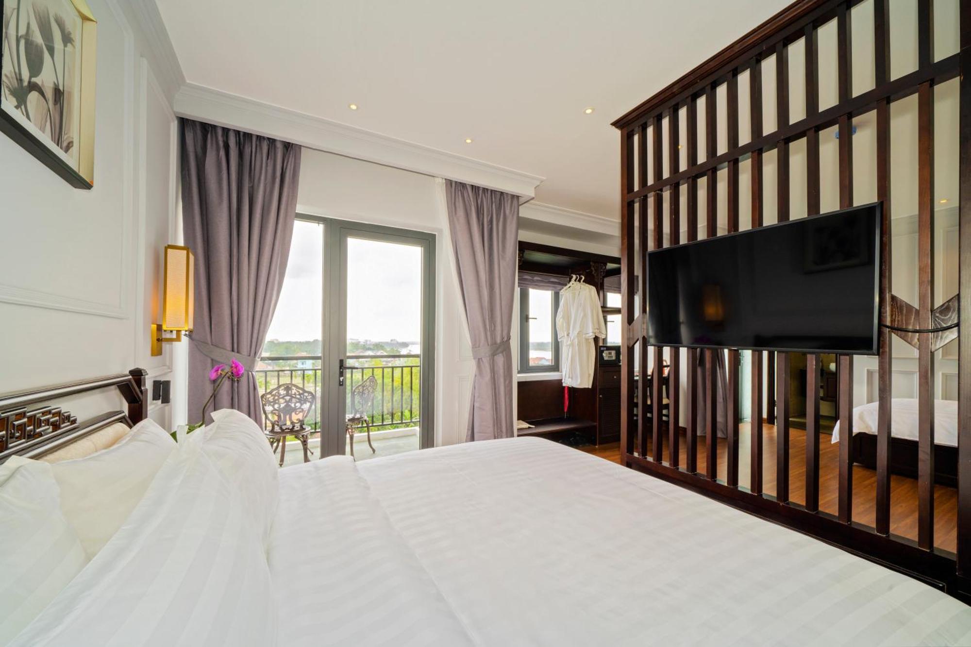 Eco Lux Riverside Hotel & Spa Hoi An Exterior photo