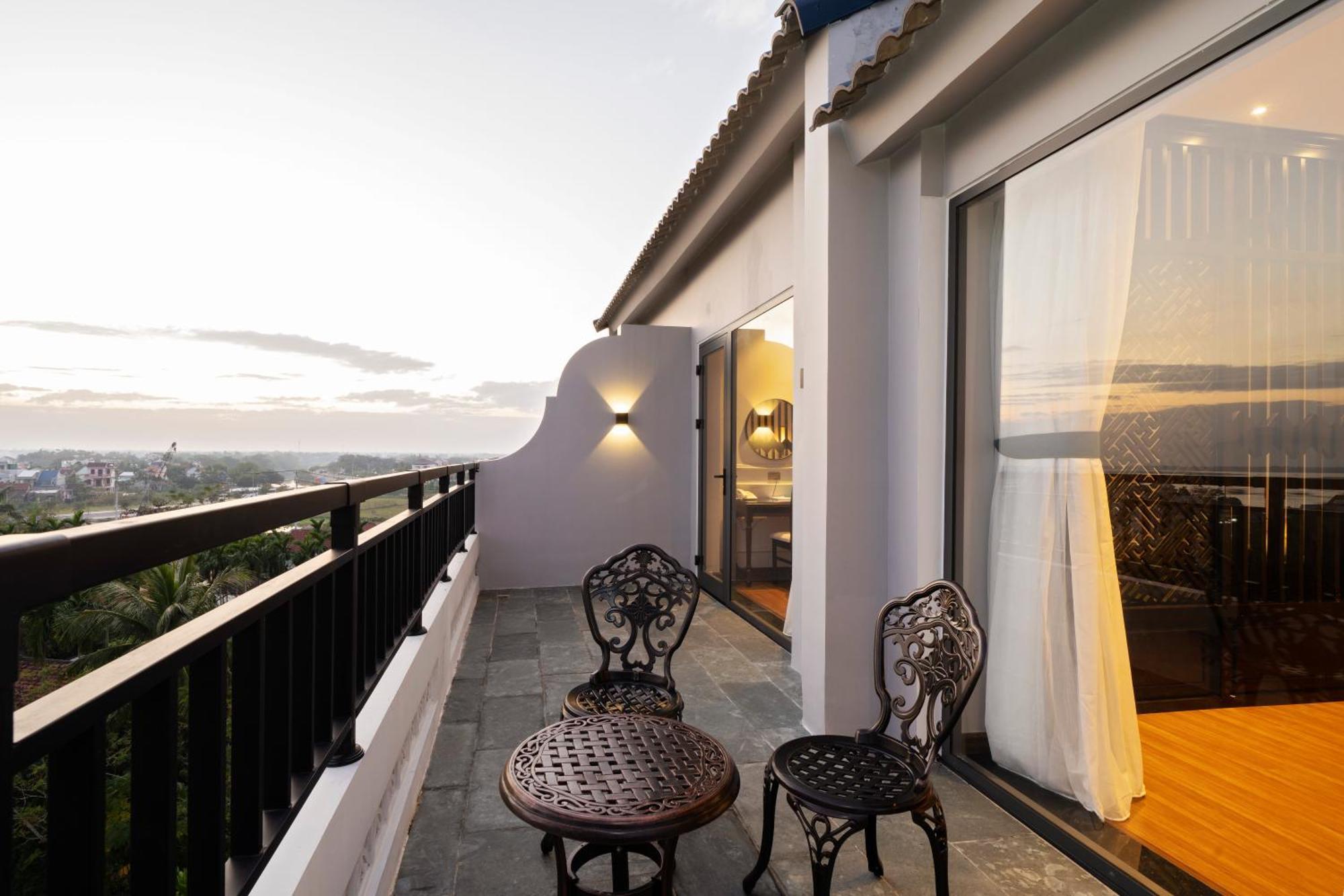 Eco Lux Riverside Hotel & Spa Hoi An Exterior photo